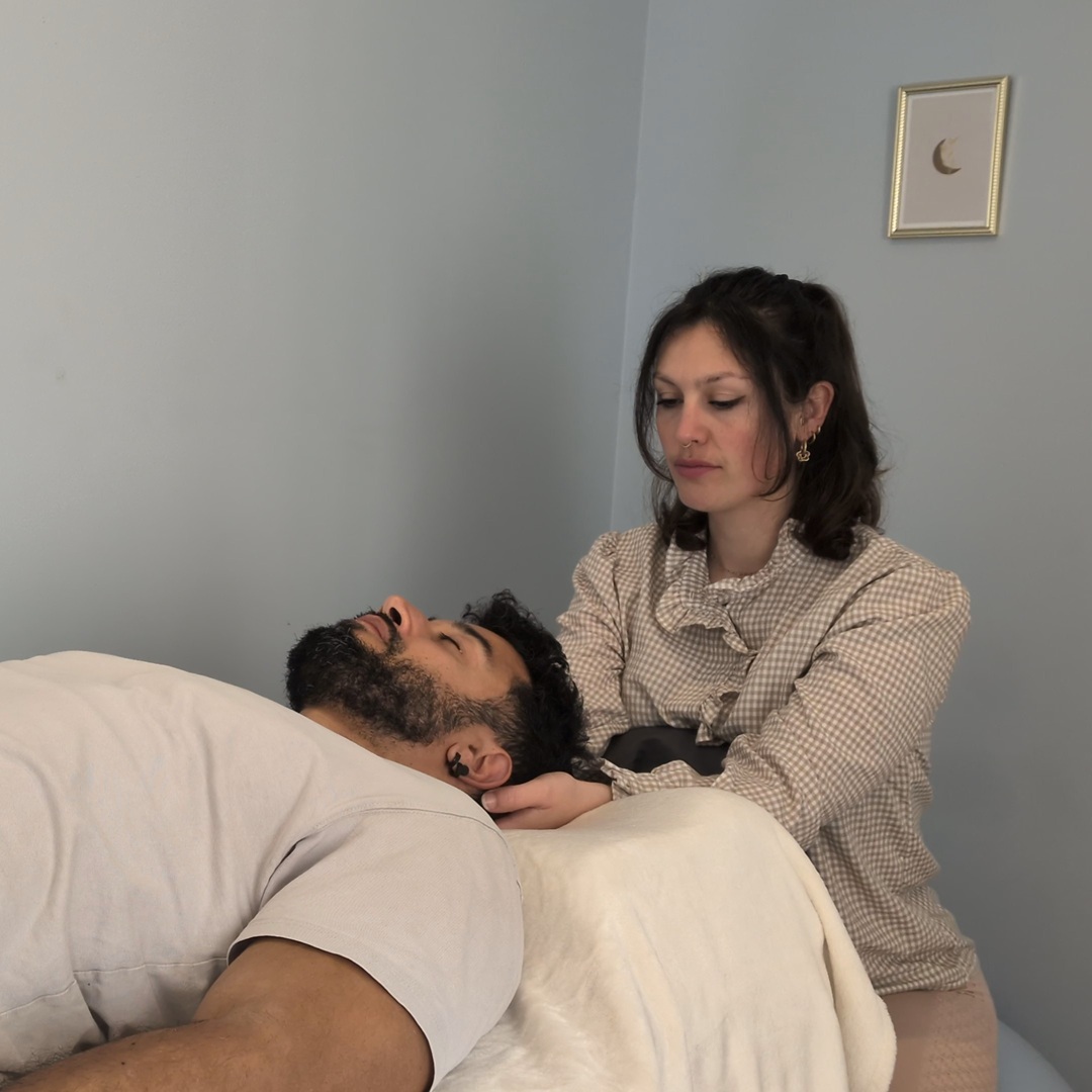 Salon de thérapie psychocorporelle à Ceyras - espace accueillant et apaisant